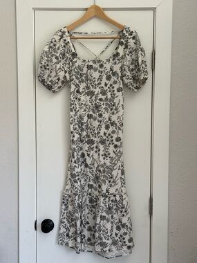 Just found dress keyhole back with cross straps.